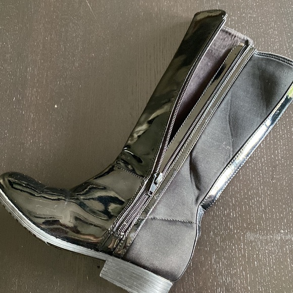 Girl’s Stuart Weitzman 50/50 Black Patent Boot - Picture 6 of 6